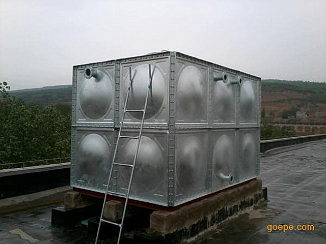 Galvanized water tank