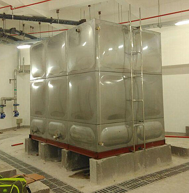 Stainless steel water tank