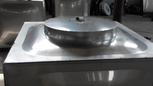 Stainless steel water tank