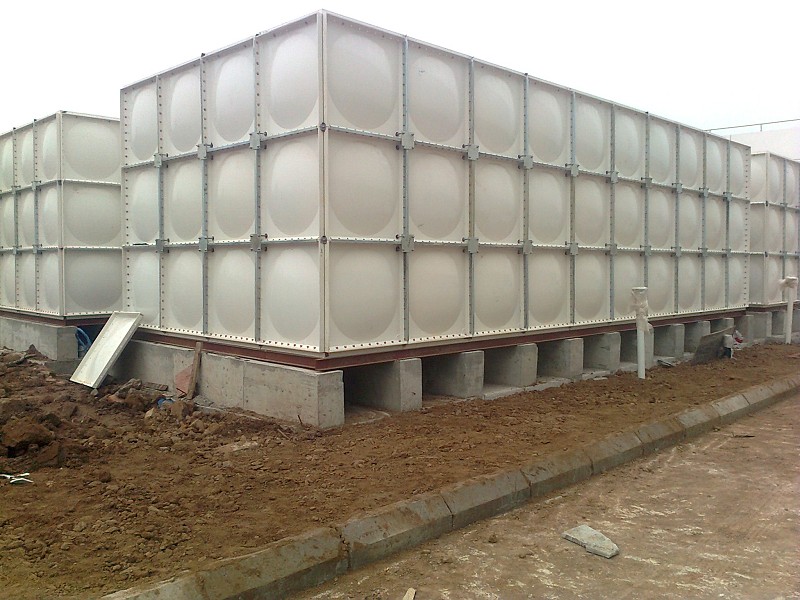 FRP water tank